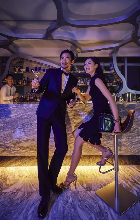 Hotel Silks Club Kaohsiung Esterno foto The Bar