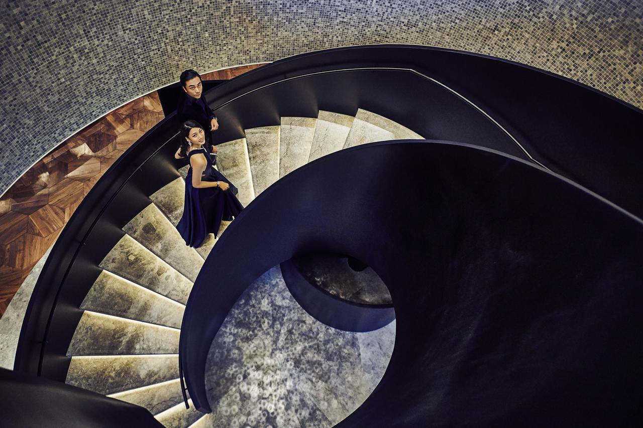 Hotel Silks Club Kaohsiung Esterno foto Spiral staircase